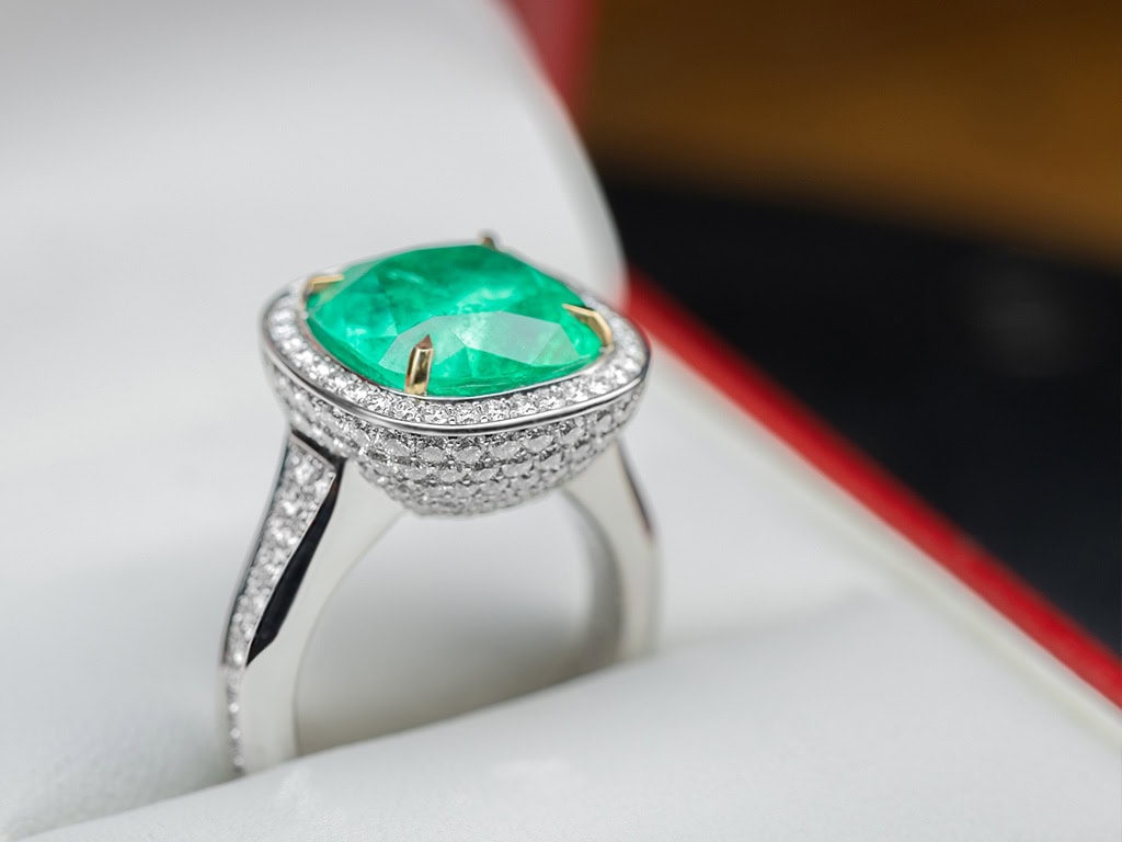 emerald ring